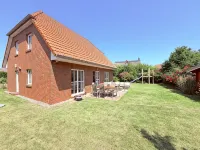 Vacation home, 500m to the beach, up to 8 people, 4 bedrooms, free WLAN