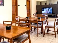 Alloro Boutique Hotel Pacitan Hotele w: Pacitan