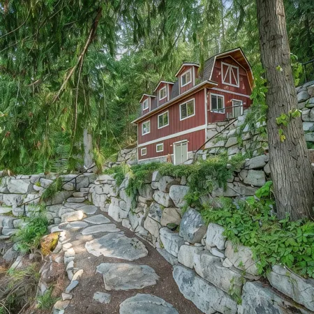 Beautiful Lake Cabin on Kelso Lake, Idaho! Close to Silverwood!