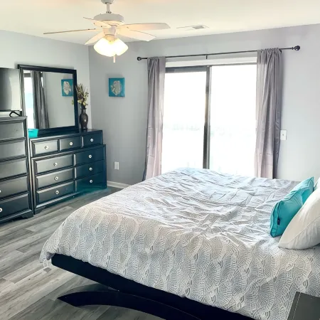 2 Large Bedrooms, Double Oceanfront Balcony, Full size kitchen, Pool!
