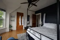 The Cove House- completely renovated 1910 beach house