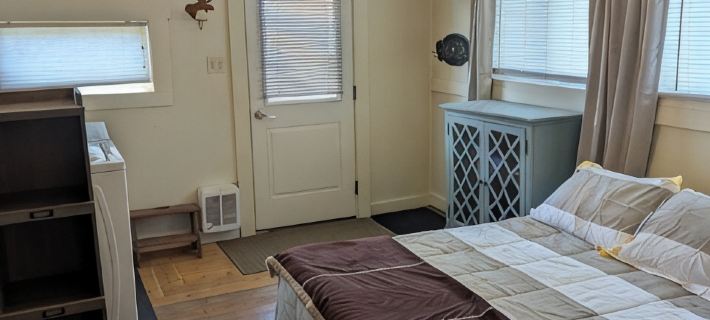 Charming 2-bedroom cottage in the great little town of Dillon with WiFi Hotels in Beaverhead County