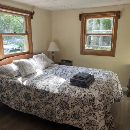 Romantic Pocono Lake Chalet: Firepit, Stream, near Lake, pools & Pet-Friendly