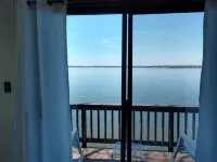 Large Cottage:  Private Beach/Stunning Sunsets/Kayaks/Fire Pit - 3-Star