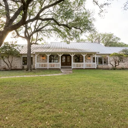 Newly Renovated Farmhouse on a Working Horse Ranch Near Popular Wedding Venues