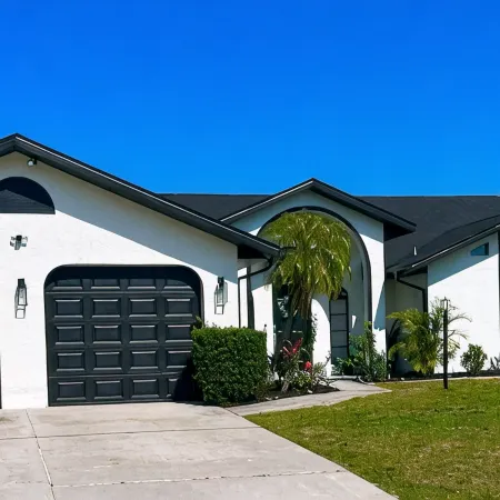 Sun-Drenched Waterfront Escape Private Pool & Prime Location