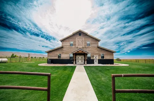 Barndominium with New indoor Gym located 8 miles from North shore of Bear Lake. - 3-Star