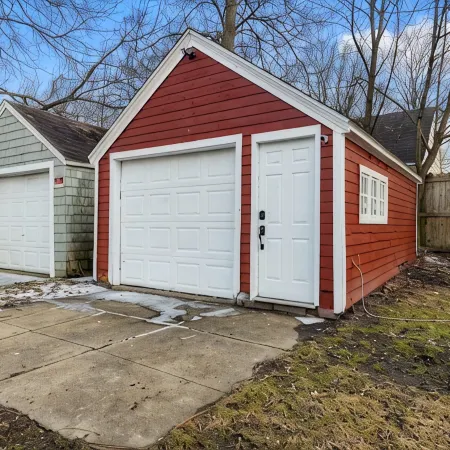 Lansing 3Br Near Downtown — Game Room & EV Garage