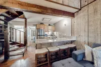 Cozy 2-bedroom condo 2/2 just blocks from base-with W/D and wifi - Wi-Fi