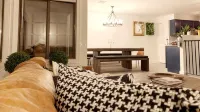 Luxe 10 guest Cabin/Skiing/Pools/Tennis/Gym/Hiking