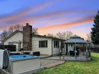 ᨒFIREHAUSᨒHotTubᨒCinemaᨒBBQᨒBadmintonᨒGames