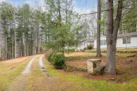 Endearing Lakeside Private Retreat - Wifi