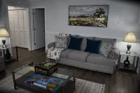 Charming 3-bedroom townhome in welcoming High Point near HPU University - ห้องครัว