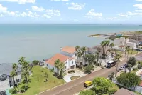 Waterfront Port Isabel, Full Private house with 6bd/2.5ba and Min's to SPI