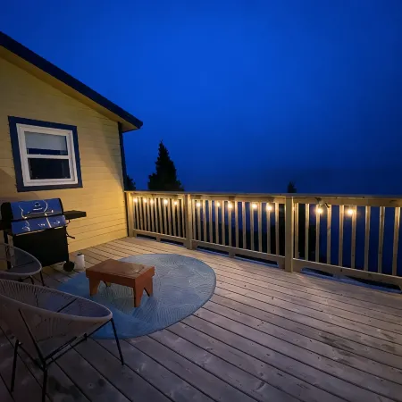 One bedroom two bath beach house over looking the ocean. Отели в г. Тринити
