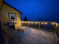 One bedroom two bath beach house over looking the ocean. - Beach
