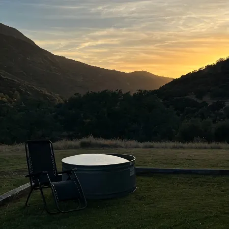 Stargazer Chalet, Two Bedroom Cabin with Wifi