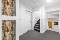 8035-Walk to Mayo-Chic and Luxury 1Br Apt - appartements de vacances