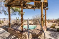 Private villa on 8acres with heated pool and spa.  10 mins. From JTNP entrance. - Homestays