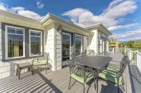 Bright Water Sunrise Home at Wapato Point Resort 5-bed Close to Sandy Beach/Pool