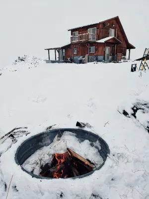 Off the beaten path ridgetop location with dramatic mountain views - Chalets