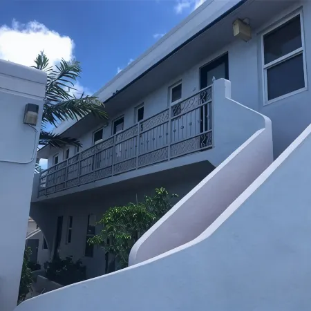 Hollywood Beach Condo. Perfect Spot to enjoy boating South Florida Lifestyle