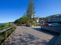The Beach Retreat Coolum Hotels in Coolum Beach