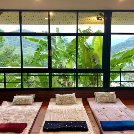 Baanhatsompaen homestay