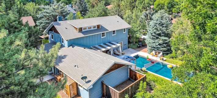Stunning Family-Friendly Home with Pool! 10-Min to CU Campus & Downtown Hoteles en Boulder