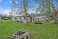 Cozy Oneida Lake Getaway: Steps to Sylvan Beach! - Wifi