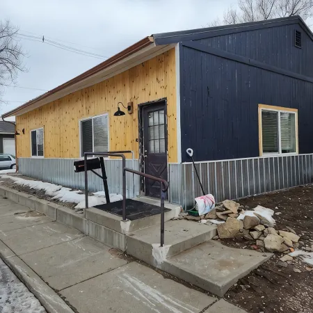 A Farmhouse style lodge, Centrally Located & Family Friendly Unit!