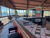 Awesome Top Floor Apartment 320° view of Sea & Mountains