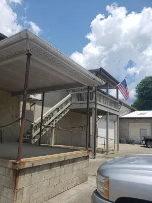 Downtown Tell City Upstairs Rental 2 Bed 2 Bath Wifi 30 minutes to Holiday World - WiFi