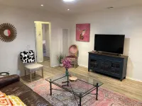 Charming Bright Home Near Dr Hospital & Shopping - Extra Comfy Beds and Couch