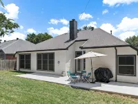 Fully Remodeled 3 bedroom 2 Bath Home Hotels in Mansfield