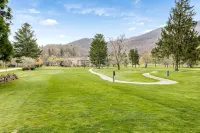 Lovely, One-Story Cabin in a Serene Mountain Country Club - Golf, Fish, and Ski - Chalets