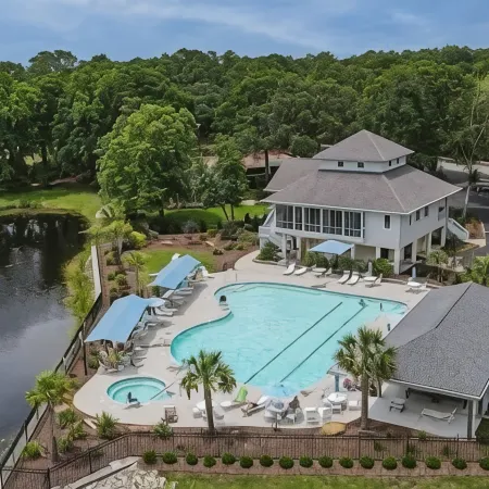 Spacious 4 bed/ 4 bath Villa on Golf Course
