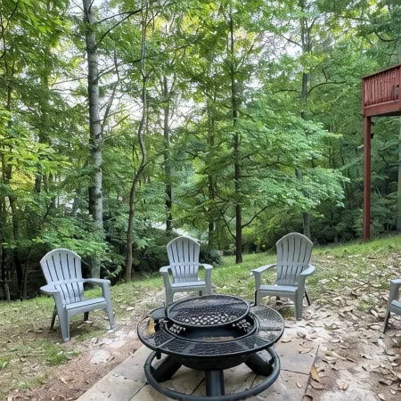 Large Family Cabin Escape in North GA Mountains on Private Pond