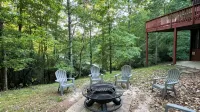 Large Family Cabin Escape in North GA Mountains on Private Pond - シャレー