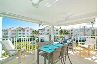 Playa Turquesa D-301 Premier Beachfront Ocean View 100mbps Wifi - 2-Sterne
