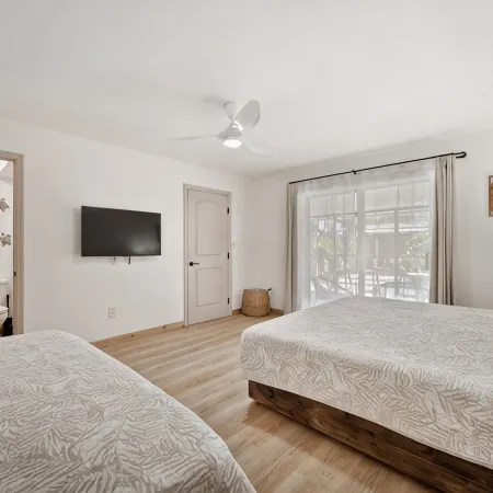 2,100sqf Villa  · KING Beds  · Heated Pool · Game Room · GYM · Beach 2miles