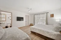 2,100sqf Villa  · KING Beds  · Heated Pool · Game Room · GYM · Beach 2miles - Private Pools