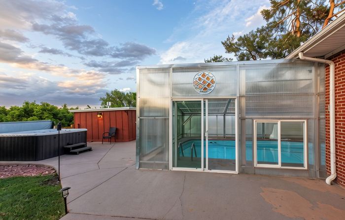 Spacious ~ King Beds ~ Pool ~ Spa~ Mountain View’s
