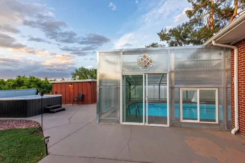 Spacious ~ King Beds ~ Pool ~ Spa~ Mountain View’s - 3 stjerner