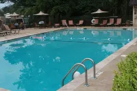 Lantern Lodge - Formerly the Residences at Biltmore - piscina