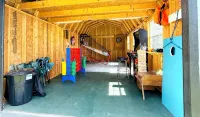 Fun House/King Bed - Close to Town/Full of Entertainment!