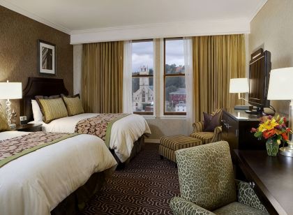 Hotel Julien Dubuque