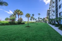 VANDERBILT BEACH- BEACHFRONT 2 BEDROOM, 2 BATHROOM CONDO...SIMPLEY GORGEOUS! - Beach