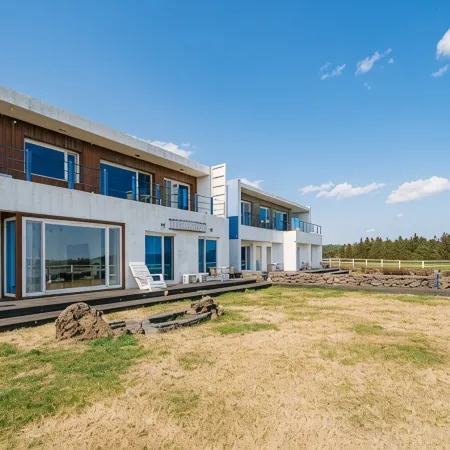 Pony Jeju Отели рядом с достопримечательностью «Тематический парк Eco Land»