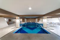 Garden Hotel - Pools